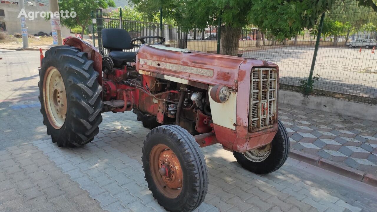 traktor mini INTERNATIONAL 444